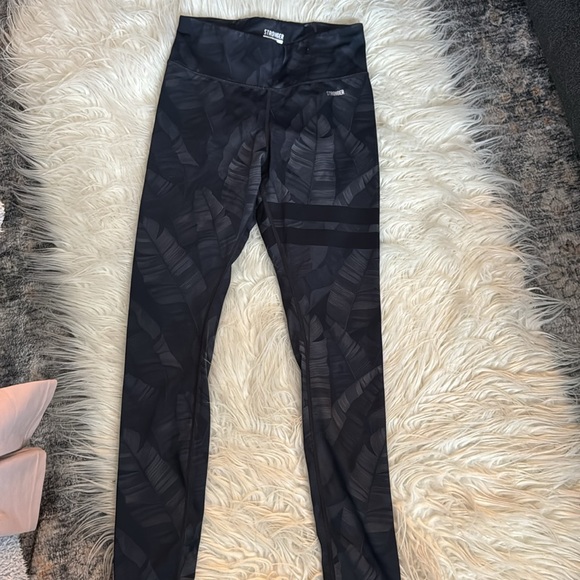 Stylish Gray Patterned Women's Leggings - Picture 4 of 7